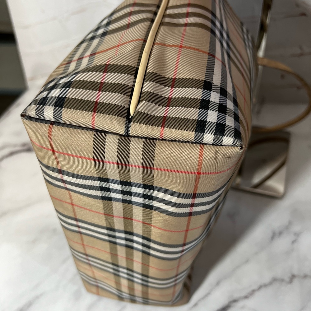 GUC Burberry Small Nova Check Tote - Picture 5 of 9